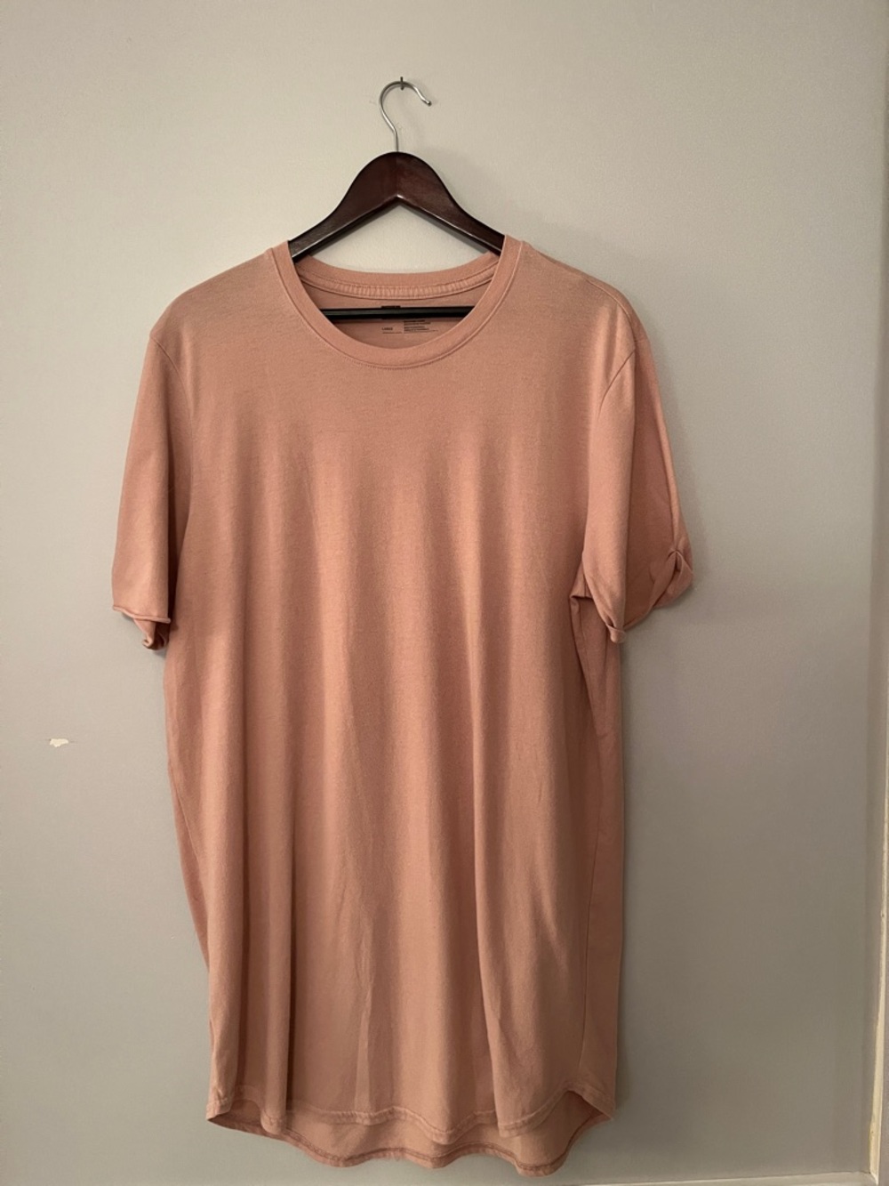 Public Opinion Men's Elongated T-Shirt in Dusty Pink